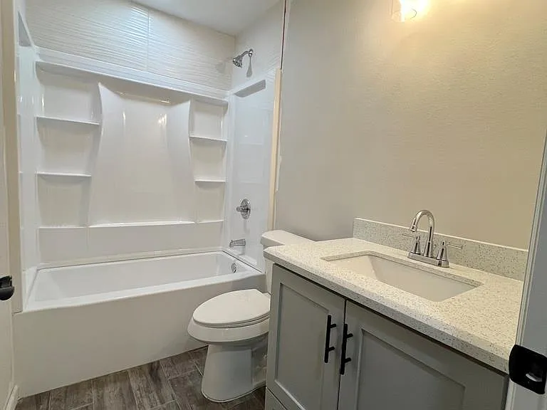 24186 Culiacan St #18 — Photo 16