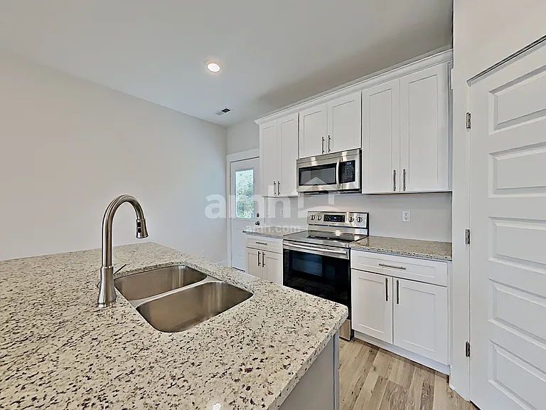 326 Charity Ln — Photo 3
