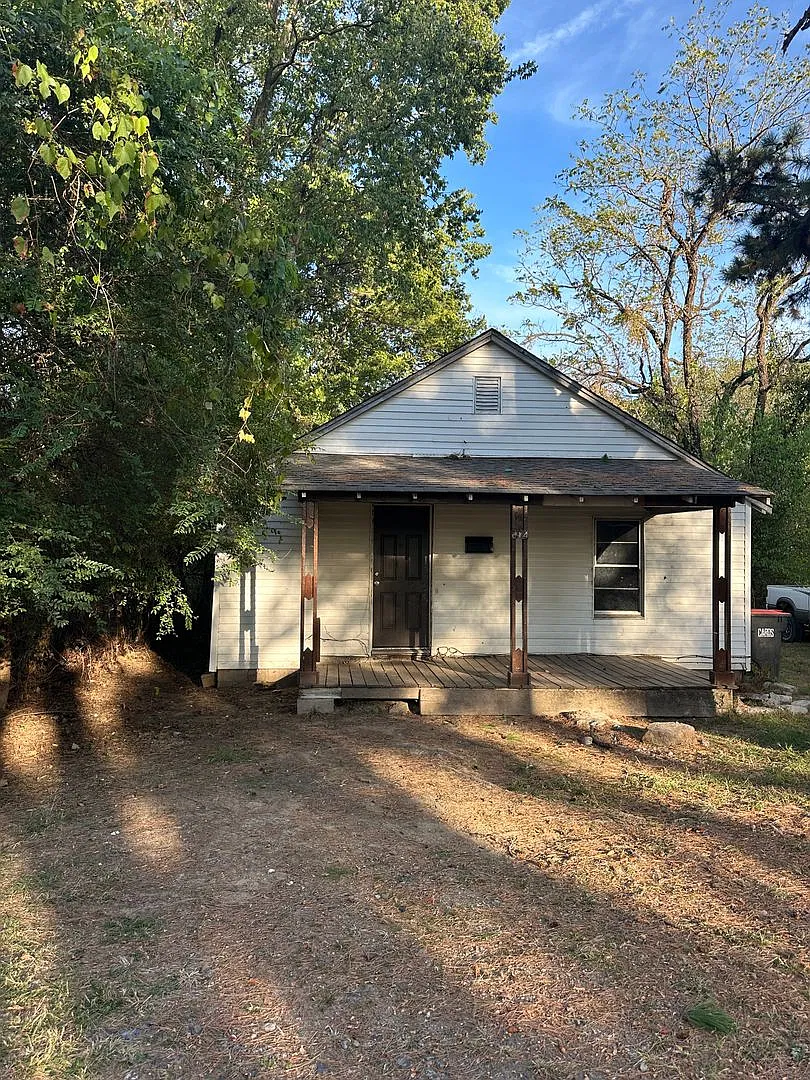 1,200.00 Move-In-Special — Photo 1