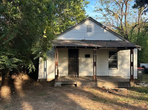 814 N 25th St, Van Buren, AR 72956