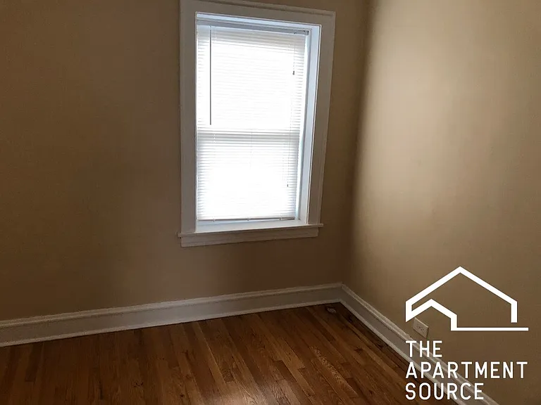 4454 W Diversey Ave #2E — Photo 8