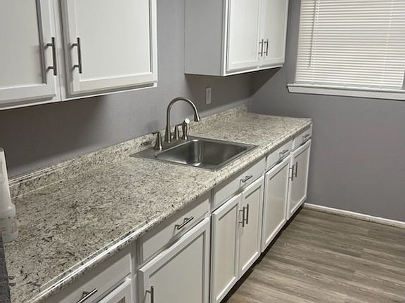 2nd image of 1203 Crescent Dr