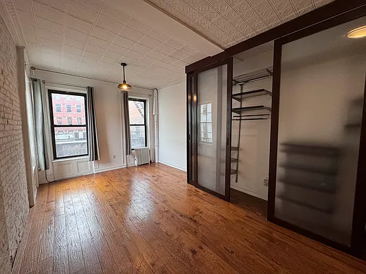 Rented by Bond New York | media 15