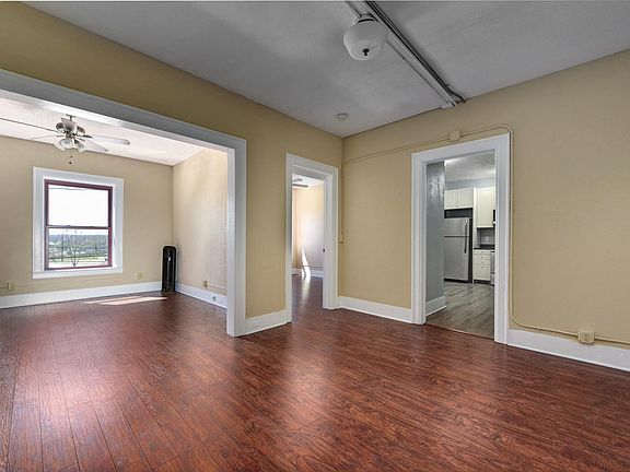 2nd image of 1306 Holmden Ave #23