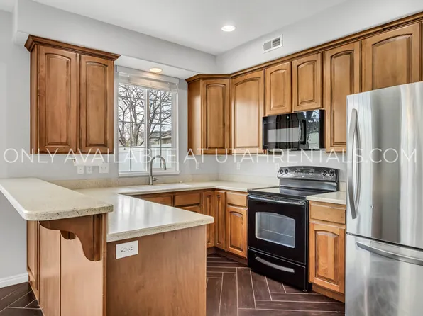 928 Chelsea Ln, North Salt Lake, UT 84054