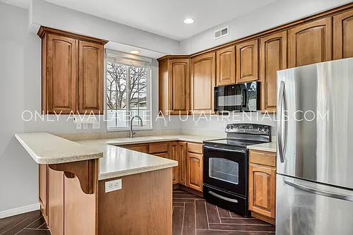 928 Chelsea Ln Photo 1