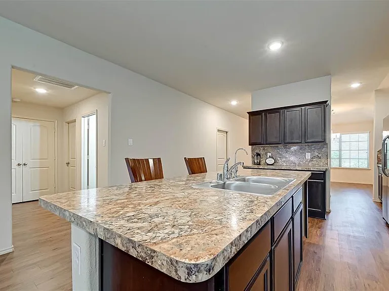 1415 Rodeo Cattle Ln — Photo 8