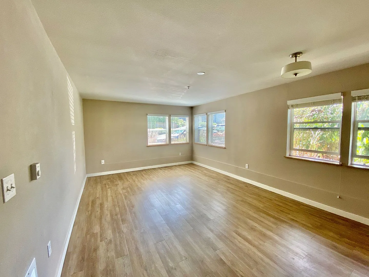 703 Jh Schoenthal — Photo 4