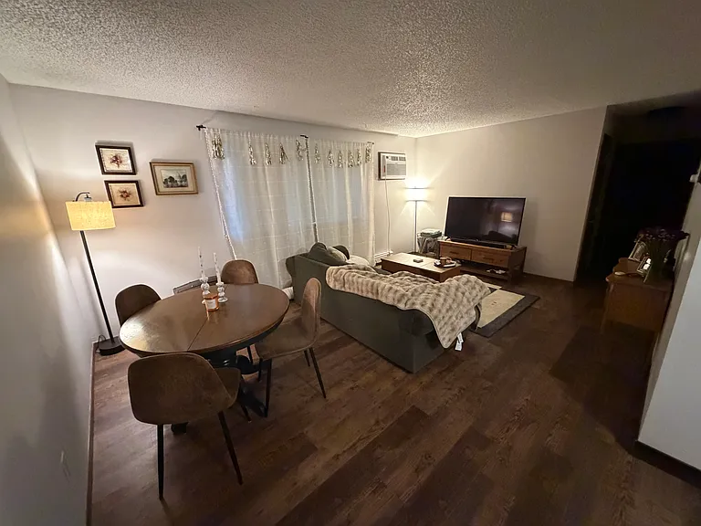 718 Oakcrest St #3 — Photo 9