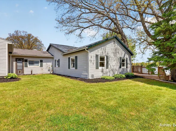 3880 Bell Lake Dr NE, Ada, MI 49301