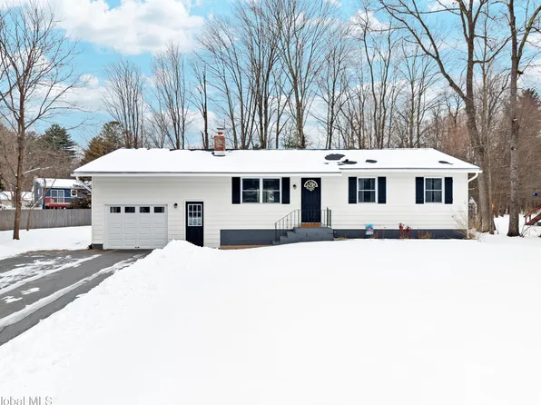 14 Coachman Drive, Ballston Spa, NY 12020