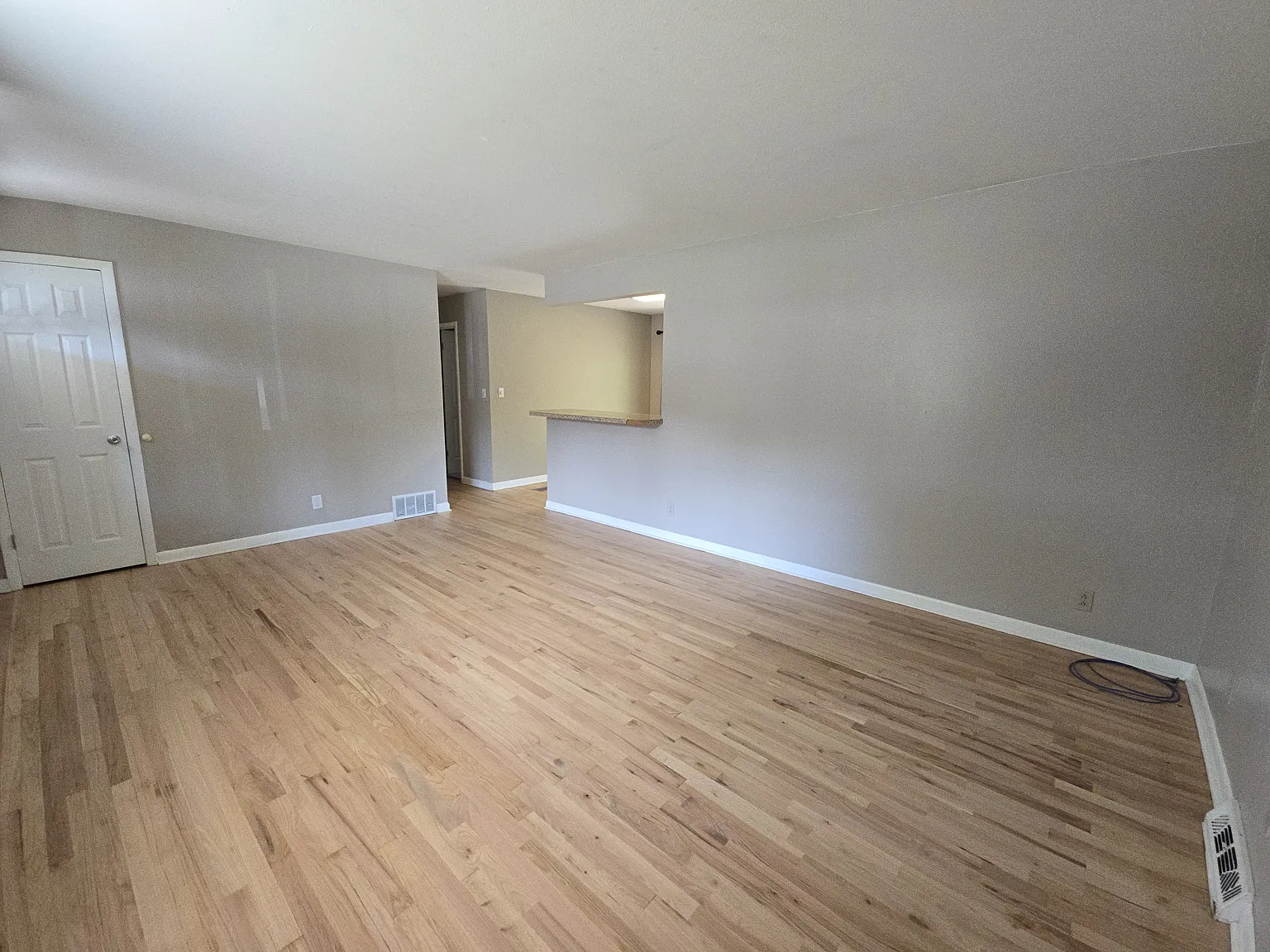 Brentwood — Photo 3