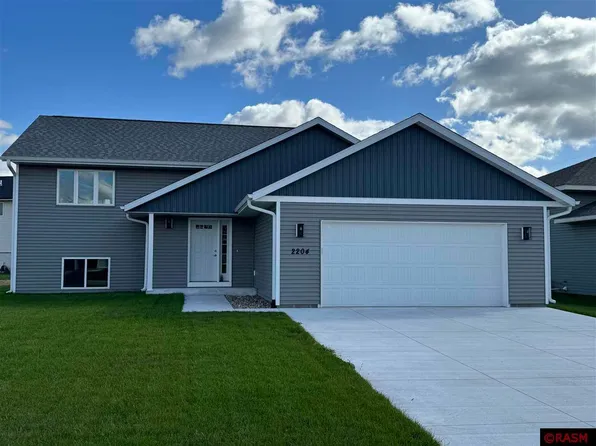 2204 Anchorage Dr, North Mankato, MN 56003