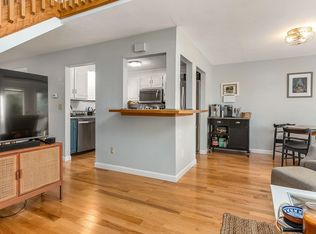 192 Winnicutt Rd APT 3, Stratham, NH 03885