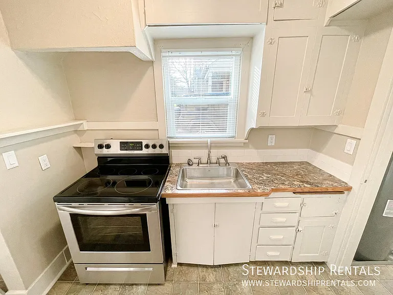 2024 Emerald St #4 — Photo 5