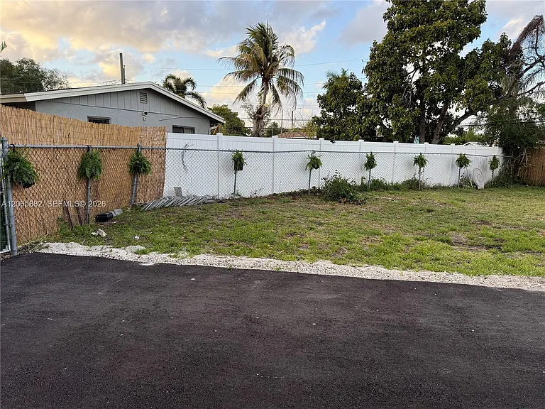 1606 NW 12th Ave — Photo 59