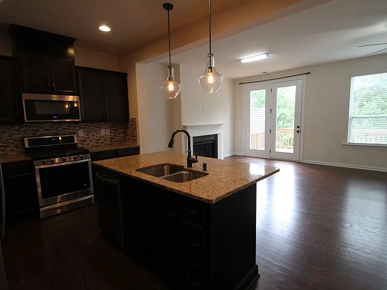 1044 Archibald Ave — Photo 7
