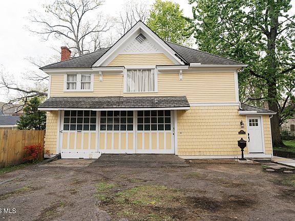 5th image of 2401 Robinwood Ave
