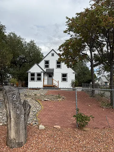 2542 Elm Ave Photo 1