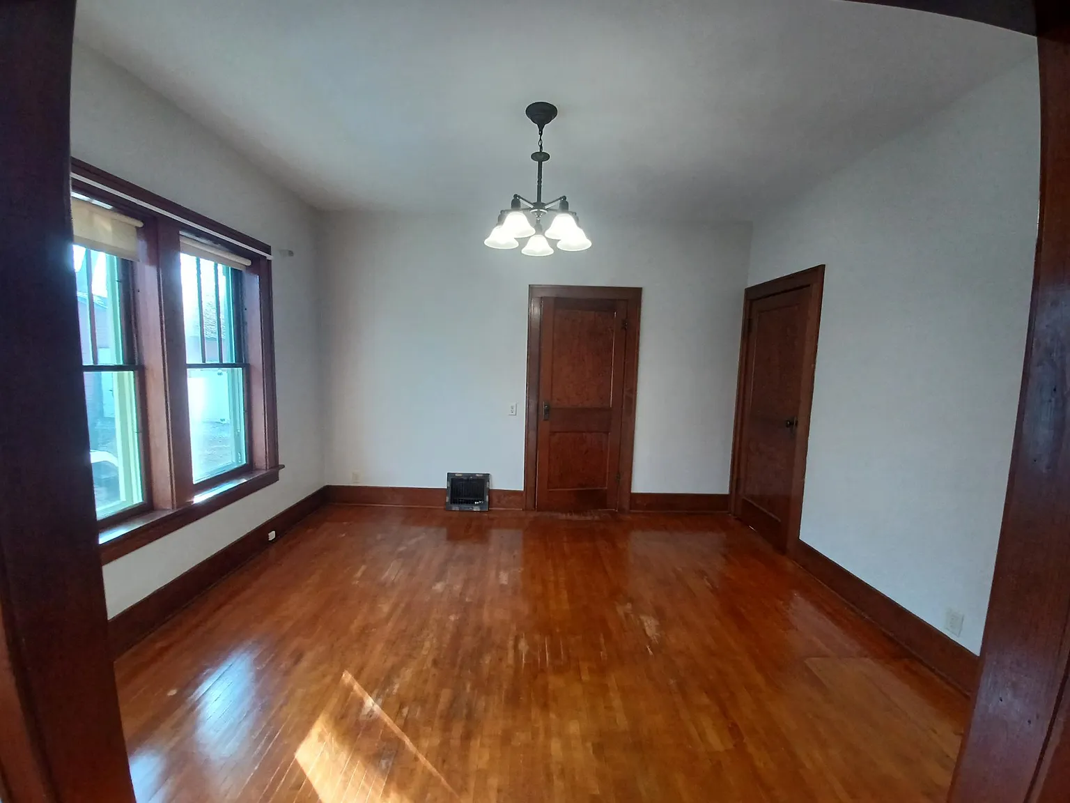 3 bed, 900 sqft, $1,295 — Photo 3