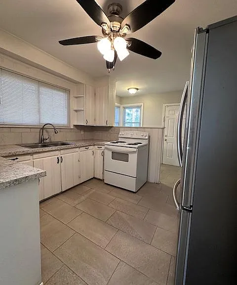 1212 Deerwood St — Photo 13