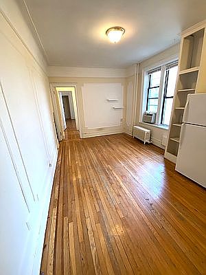 4th image of 30-33 32nd St #4J