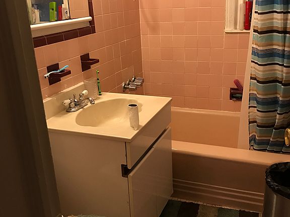 5th image of 10705 227th St