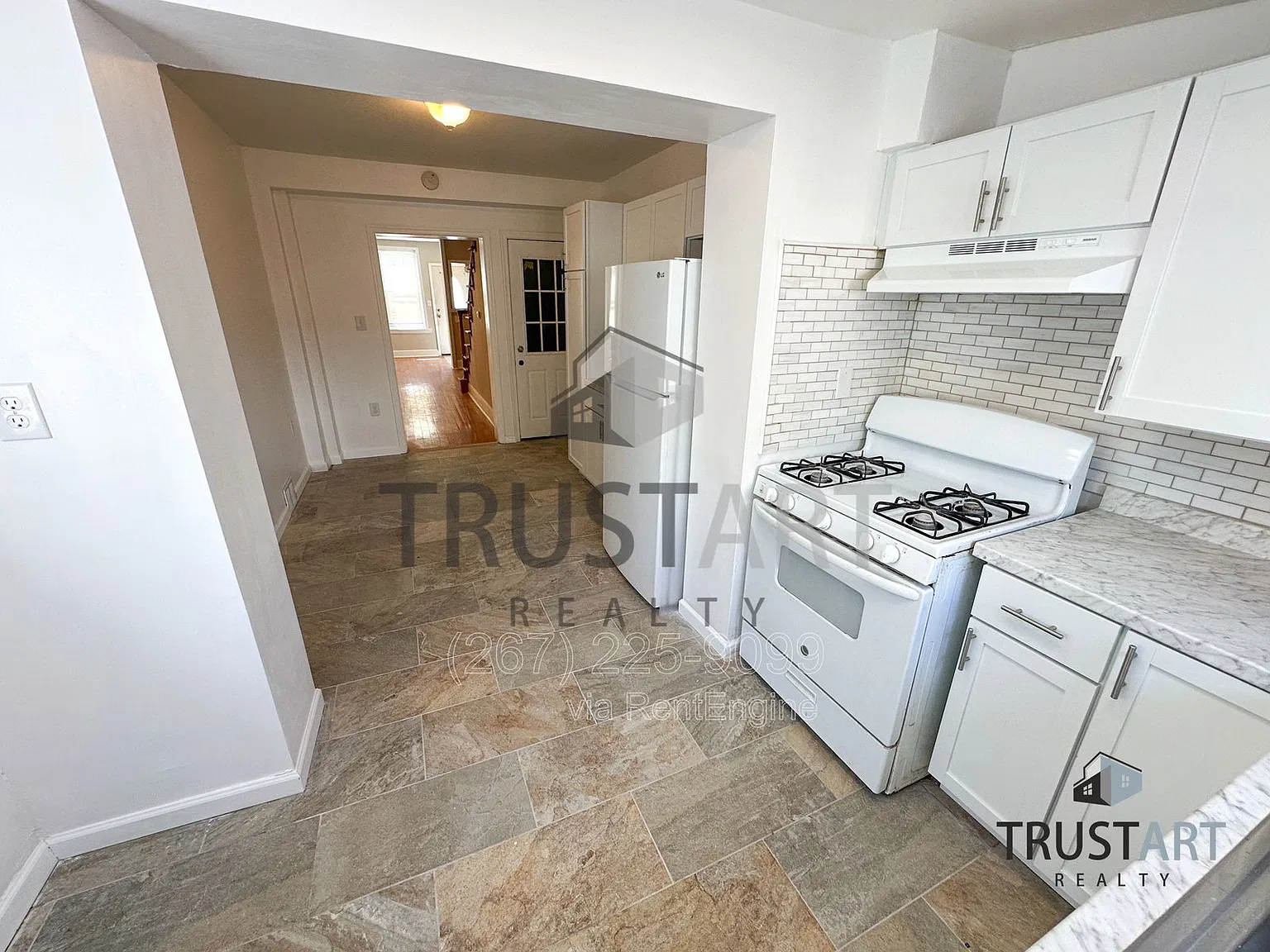 3 bed, 1.5 bath, 1040 sqft, $1,500 — Photo 3