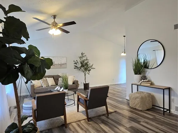 554 S Kittredge Way, Aurora, CO 80017
