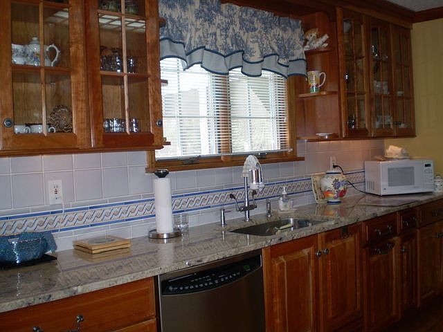 2nd image of 118 Evergreen Ln
