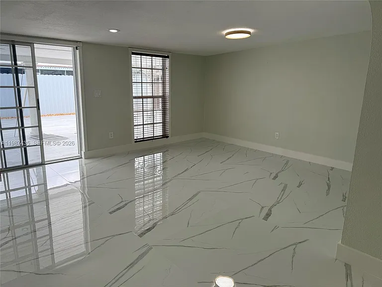 11602 NW 58th Ave — Photo 14