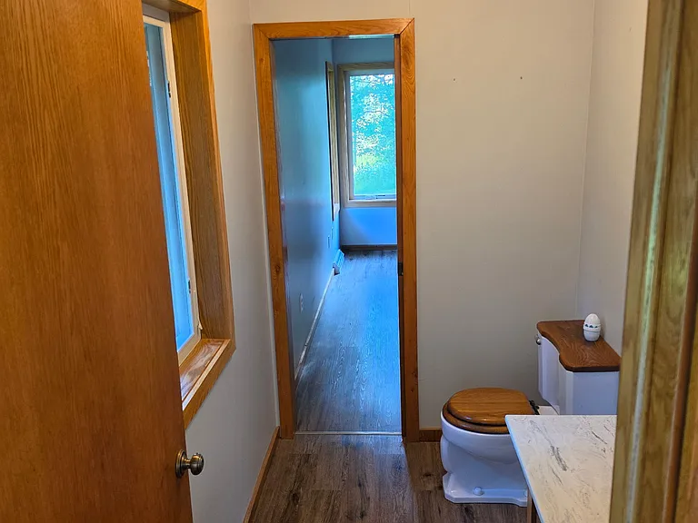 20867 M 32 W — Photo 10