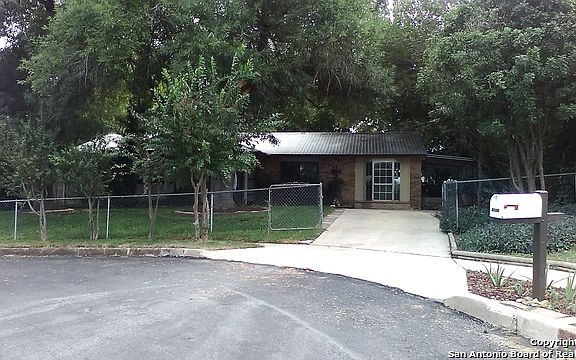 5th image of 5106 Silvertip Dr
