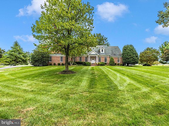 5th image of 305 Keene Farm Ln