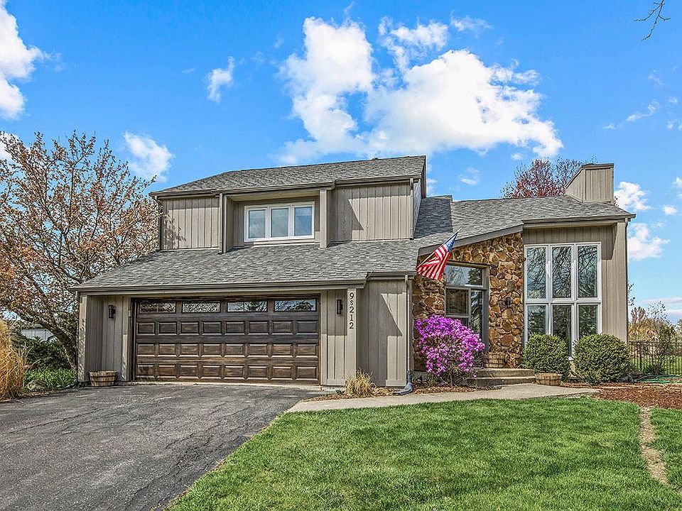 1st image of 9S212 Chandelle Dr