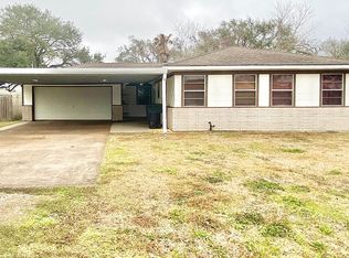 703 S 8th St, Nederland, TX 77627