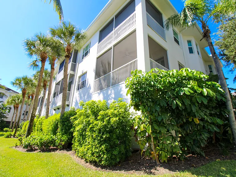 825 Bentwater Cir #101 — Photo 10