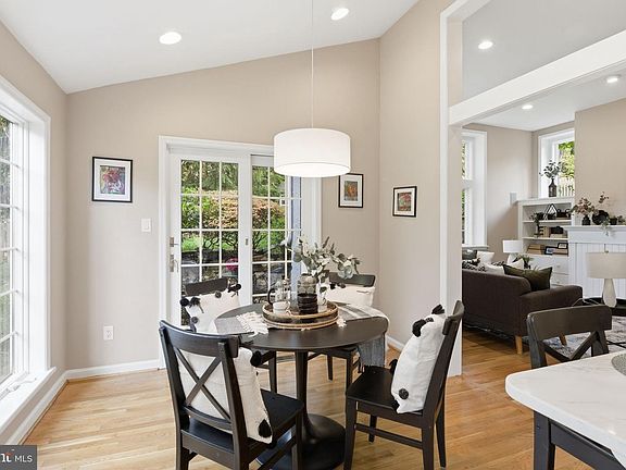 4th image of 5 Brookside Cir