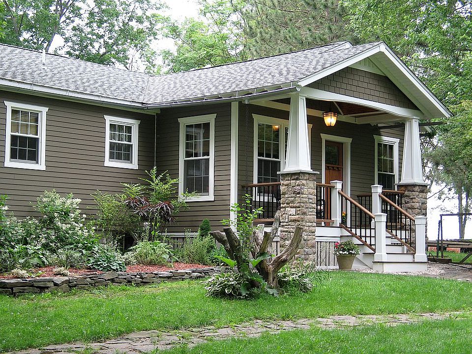 2nd image of 11 McLean Ave