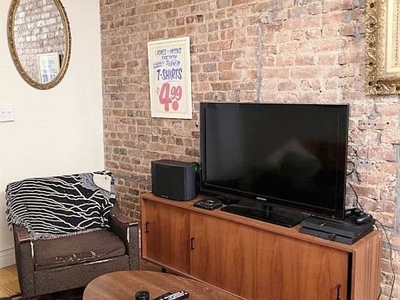 3rd image of 227 Stanhope St #2E
