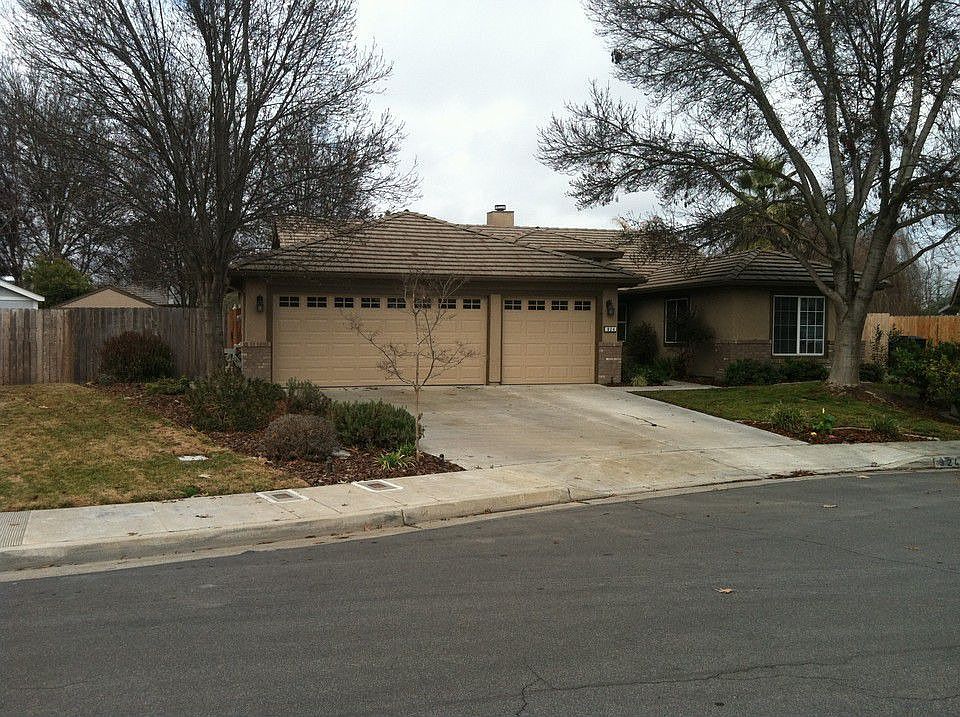 1st image of 924 Margaret Cir
