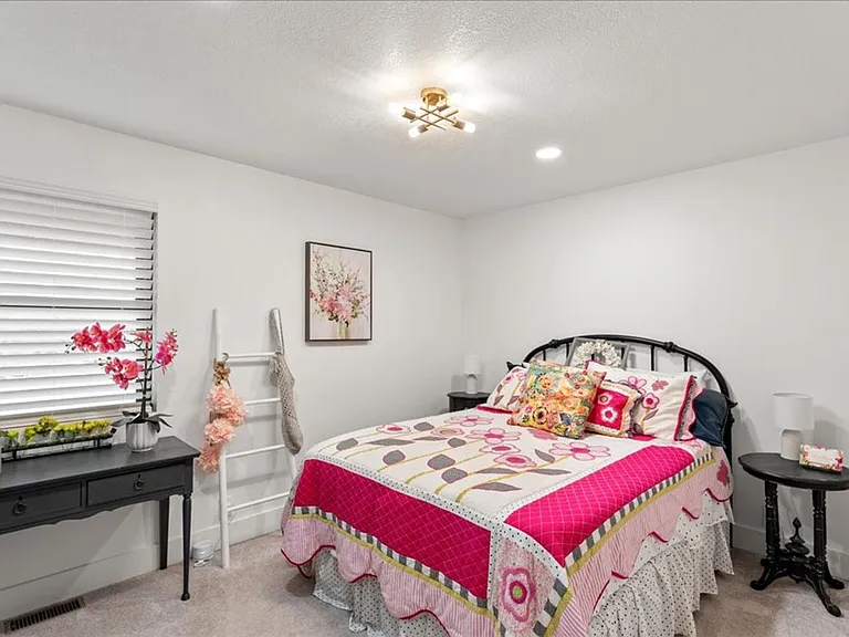 813 N Cedar Bluff Rd — Photo 20
