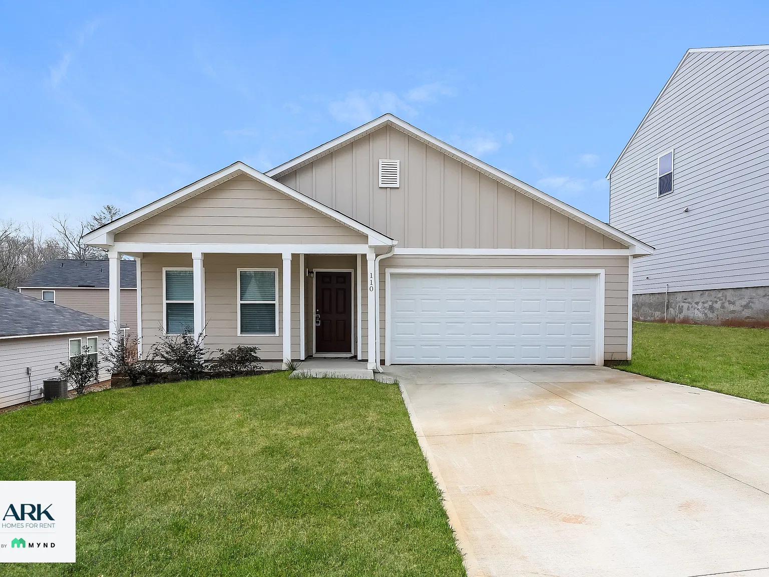 4 bed, 2.0 bath, 1400 sqft, $1,735 — Photo 1