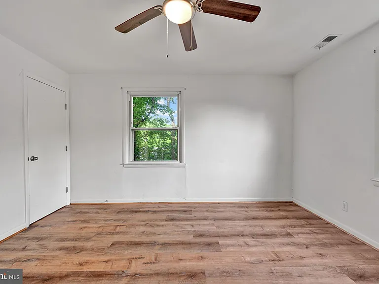 811 Seagrove Rd E #811 — Photo 12