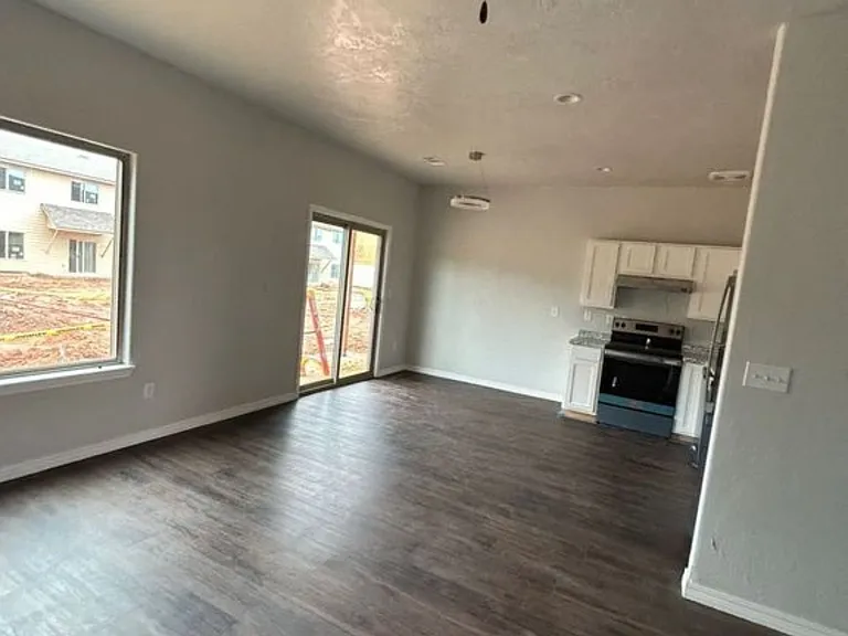 1399 Blackburn Way — Photo 8