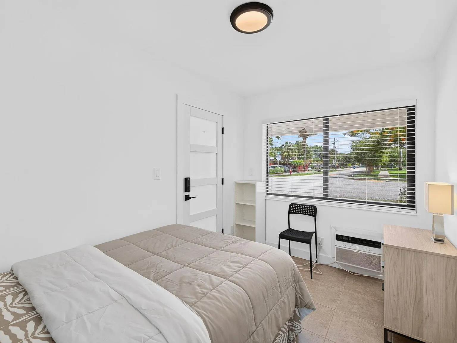 2 bed, 1.0 bath, 900 sqft, $1,455 — Photo 1
