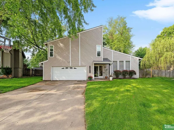 15443 Douglas Cir, Omaha, NE 68154