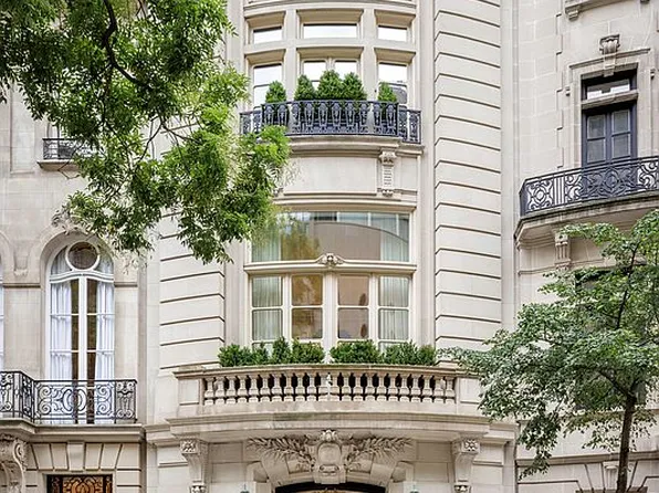 8 E 62nd St, New York, NY 10065