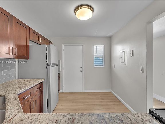 3rd image of 6201 N Falls Circle Dr APT 303