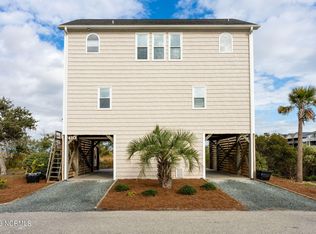 410 W Wilmington Ave, Surf City, NC 28445